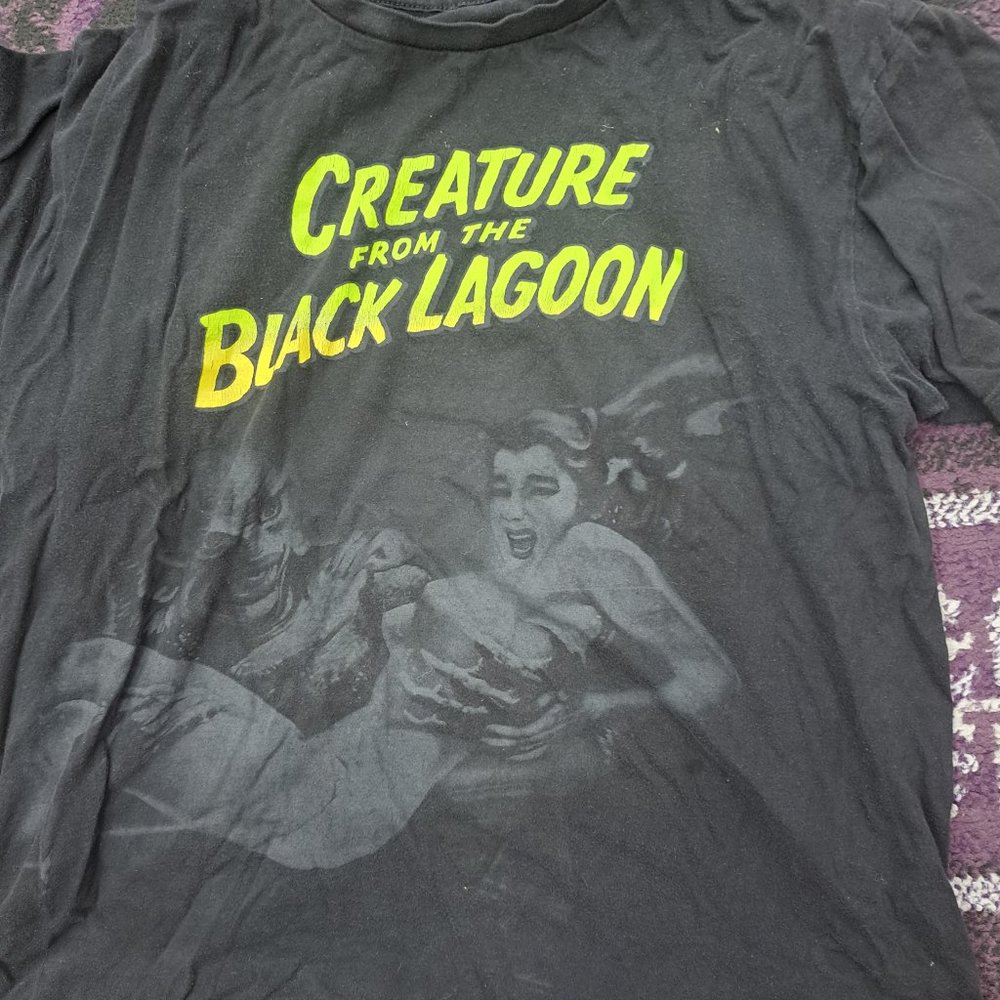 VINTAGE CREATURE FROM THE BLACK LAGOON T-SHIRT MEN OR WOMEN (GREAT DESIGN)